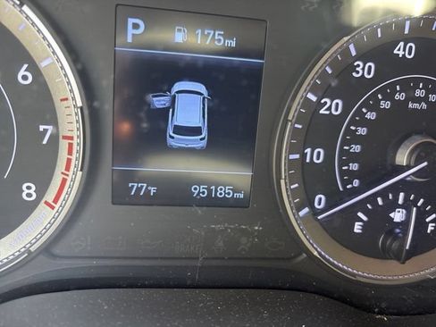 Used 2020 Hyundai Venue SE FWD image 12