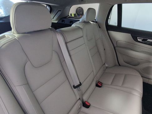 Used 2022 Volvo V60 T5 Cross Country w/ Advanced Package image 31