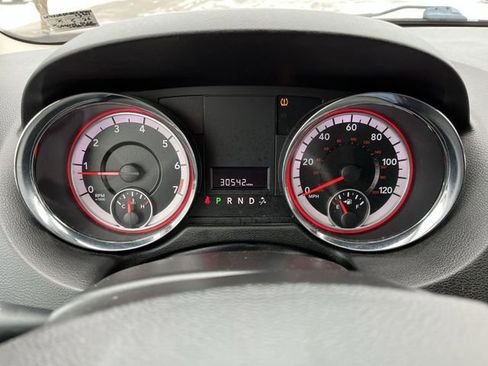 Used 2019 Dodge Grand Caravan SE w/ UConnect Hands-Free Group image 12