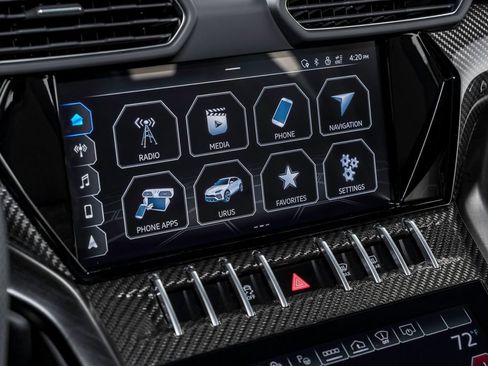 Used 2022 Lamborghini Urus AWD/4WD image 24
