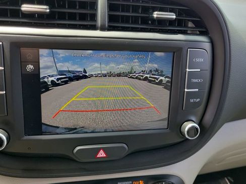 Used 2025 Kia Soul LX image 20