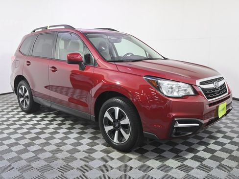 Used 2017 Subaru Forester 2.5i Premium AWD/4WD image 8