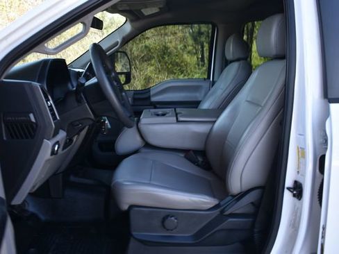 Used 2020 Ford F250 XL w/ Power Equipment Group image 10