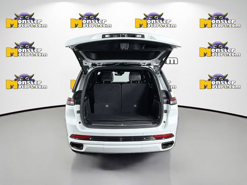 Used 2023 Jeep Grand Cherokee L Summit w/ Rear Seat Video Group I AWD/4WD image 29