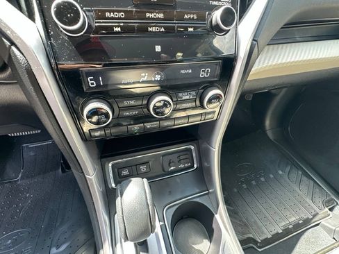 Used 2022 Subaru Ascent Premium w/ Convenience Package AWD/4WD image 16