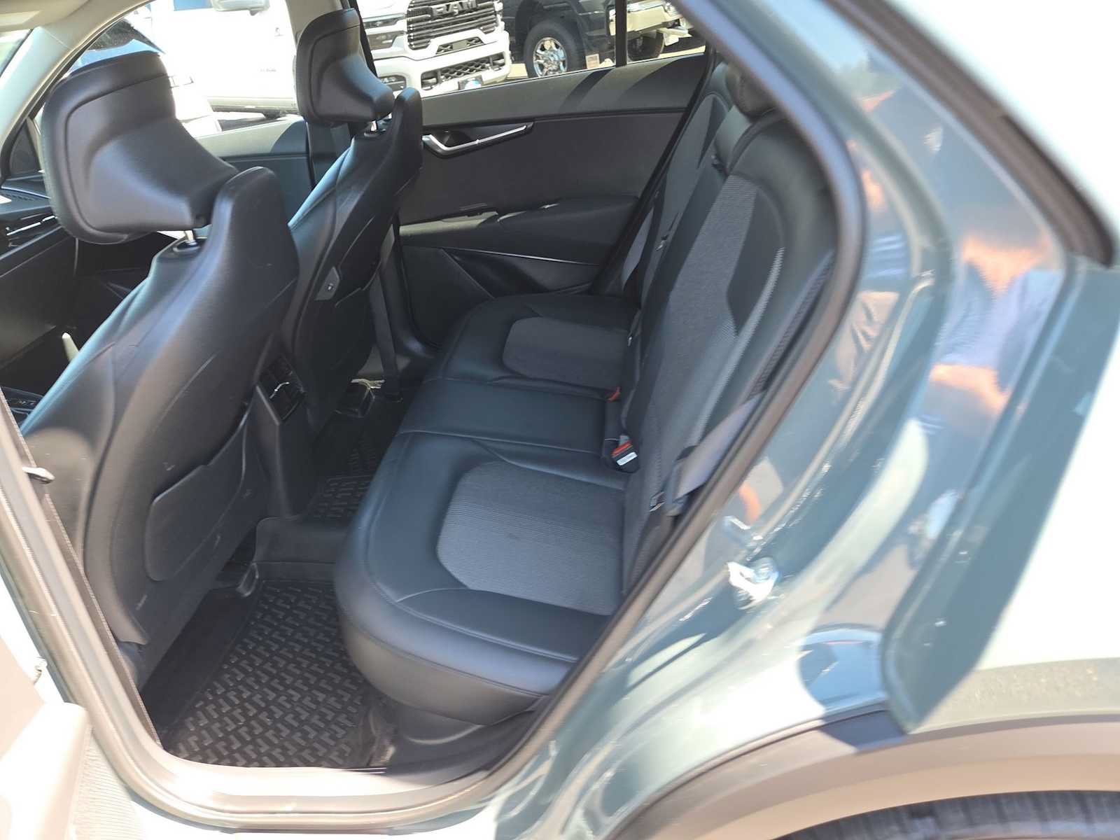 Used 2023 Kia Niro EX FWD image 21