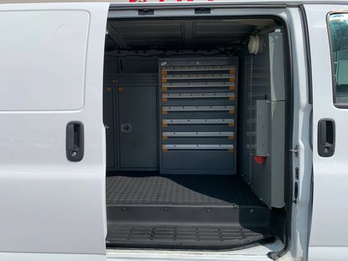 Used 2020 Chevrolet Express 3500 Extended w/ Driver Convenience Package RWD image 26