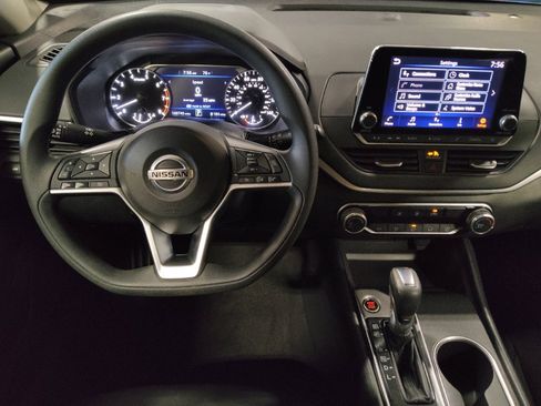 Used 2022 Nissan Altima 2.5 SV FWD image 22