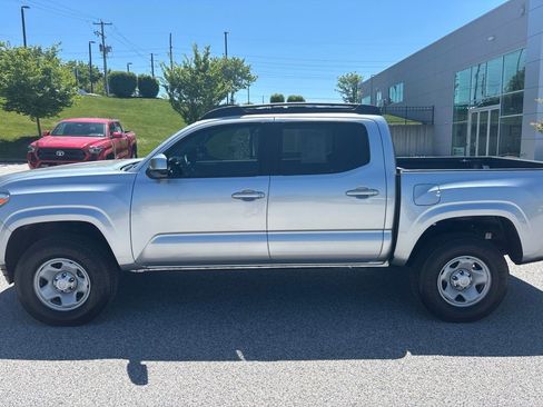 Used 2023 Toyota Tacoma SR w/ SR Convenience Package RWD image 6