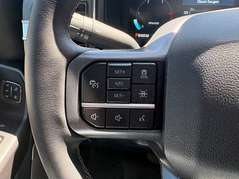 Used 2025 Ford F350 Lariat w/ Lariat Ultimate Package AWD/4WD image 18