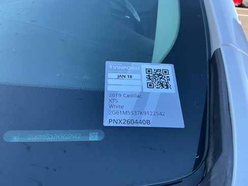 Used 2019 Cadillac XTS Luxury image 23