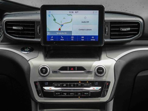 Certified 2021 Ford Explorer XLT w/ Equipment Group 202A image 13