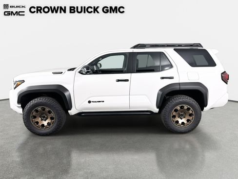 Used 2025 Toyota 4Runner Trailhunter image 9