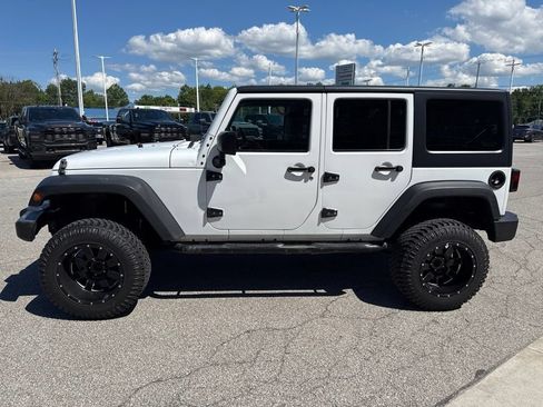 Used 2017 Jeep Wrangler Unlimited Sport w/ Quick Order Package 24S AWD/4WD image 10