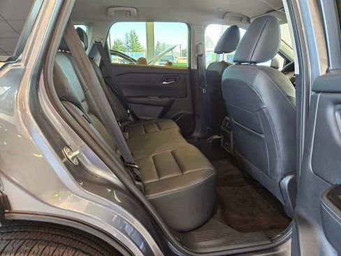 Certified 2025 Nissan Rogue SL image 29