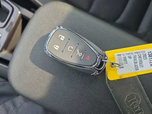 Used 2023 Chevrolet TrailBlazer RS w/ Sun and Liftgate Package image 30