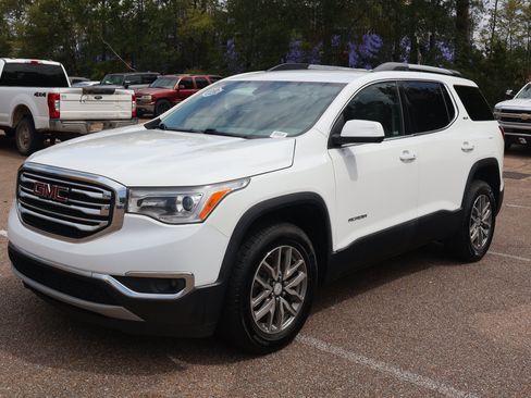 Used 2019 GMC Acadia SLE FWD image 1