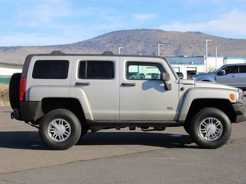 Used 2006 HUMMER H3 image 6