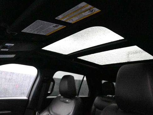 Used 2025 Ford Explorer Platinum RWD image 22