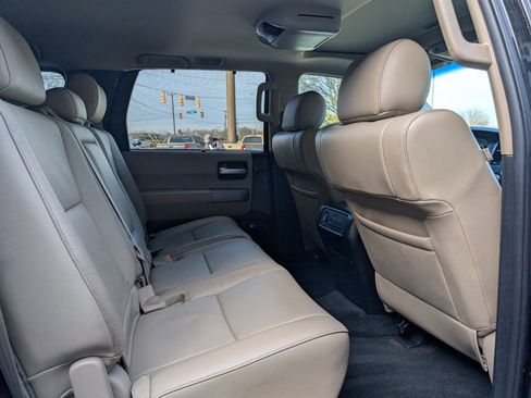 Used 2015 Toyota Sequoia Limited image 22