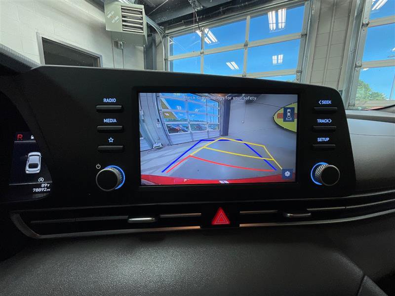 Used 2021 Hyundai Elantra SE FWD image 17