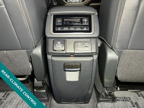 Used 2024 Subaru Ascent Touring image 20