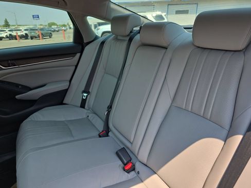 Used 2018 Honda Accord Touring image 27