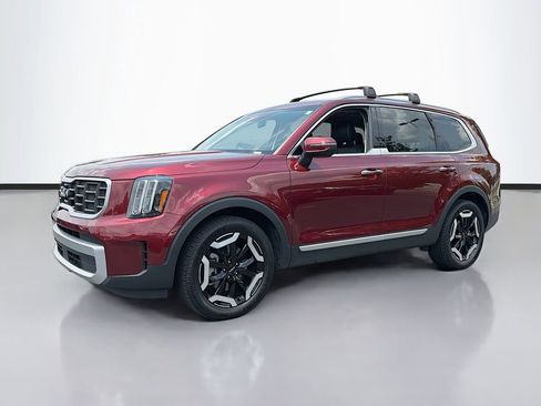 Used 2023 Kia Telluride S FWD image 2