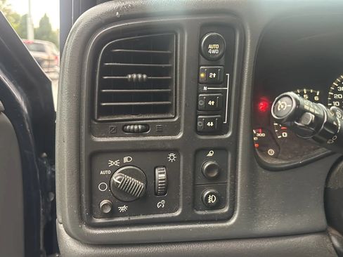 Used 2006 Chevrolet Silverado 1500 LT AWD/4WD image 21