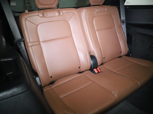 Certified 2023 Lincoln Aviator Reserve AWD/4WD image 33