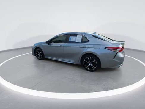 Used 2019 Toyota Camry SE w/ Convenience Package FWD image 6