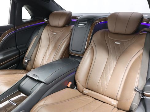 Used 2016 Mercedes-Benz Maybach S 600 image 3