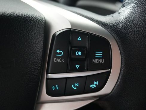 Used 2022 Ford Explorer XLT w/ Equipment Group 202A AWD/4WD image 15