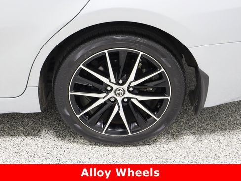 Used 2022 Toyota Camry SE image 10