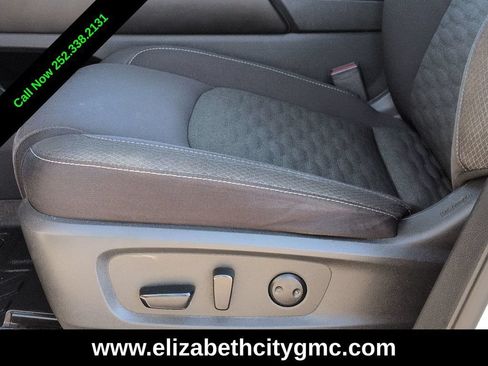 Used 2022 Nissan Pathfinder SV AWD/4WD image 21