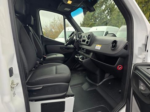 New 2025 Mercedes-Benz Sprinter 2500 image 11