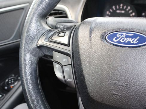 Used 2020 Ford Edge SE image 27