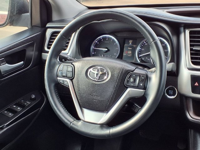 Used 2016 Toyota Highlander XLE FWD image 7