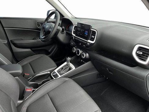 New 2025 Hyundai Venue Limited image 15