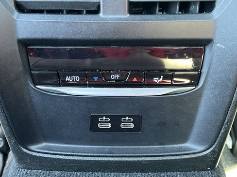 Used 2024 BMW 330i Sedan w/ Convenience Package image 22