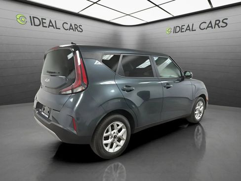 Used 2023 Kia Soul LX w/ LX Technology Package FWD image 5