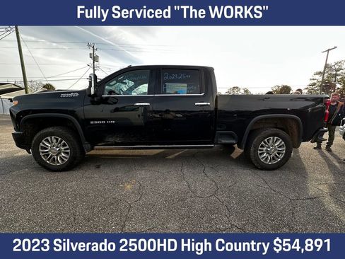 Used 2023 Chevrolet Silverado 2500 High Country w/ Z71 Off-Road Package image 2