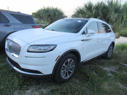 Used 2021 Lincoln Nautilus Reserve FWD image 3