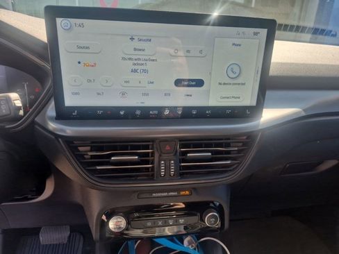 Used 2023 Ford Escape SE image 10