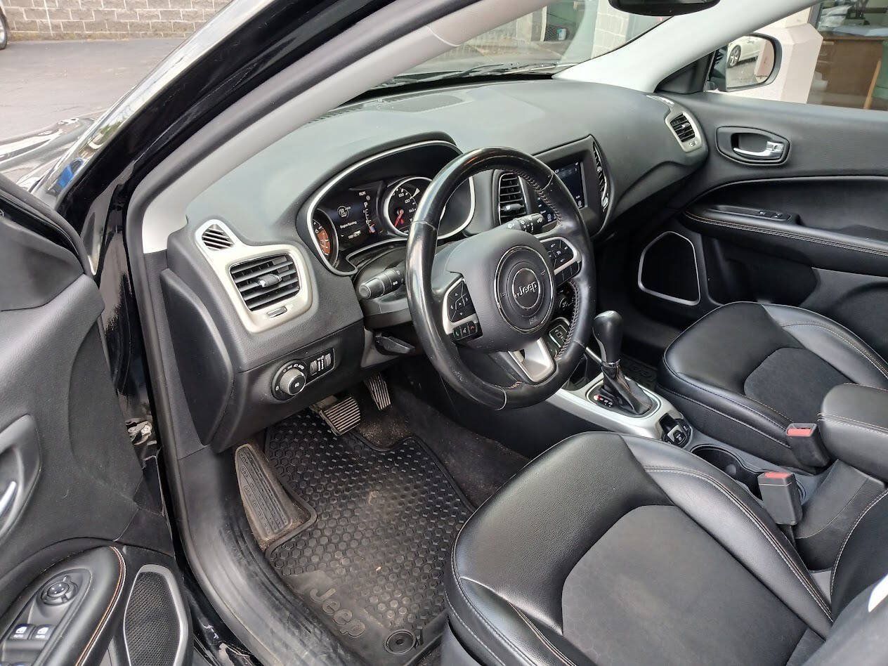 Used 2018 Jeep Compass Latitude w/ Popular Equipment Group AWD/4WD image 6