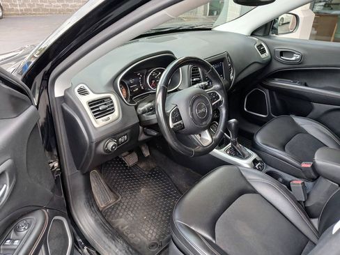 Used 2018 Jeep Compass Latitude w/ Popular Equipment Group AWD/4WD image 6
