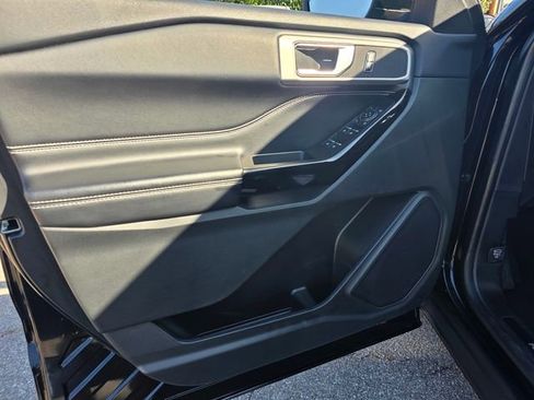 Used 2022 Ford Explorer ST w/ ST Street Pack image 8