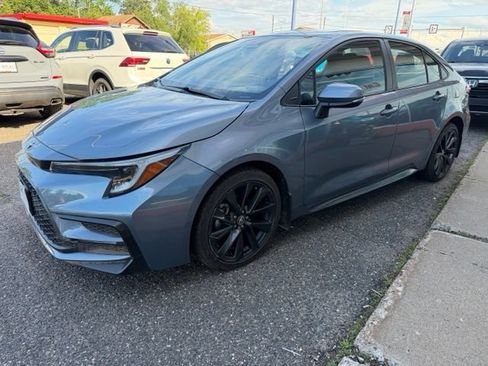 Used 2023 Toyota Corolla SE w/ SE Premium Package FWD image 3