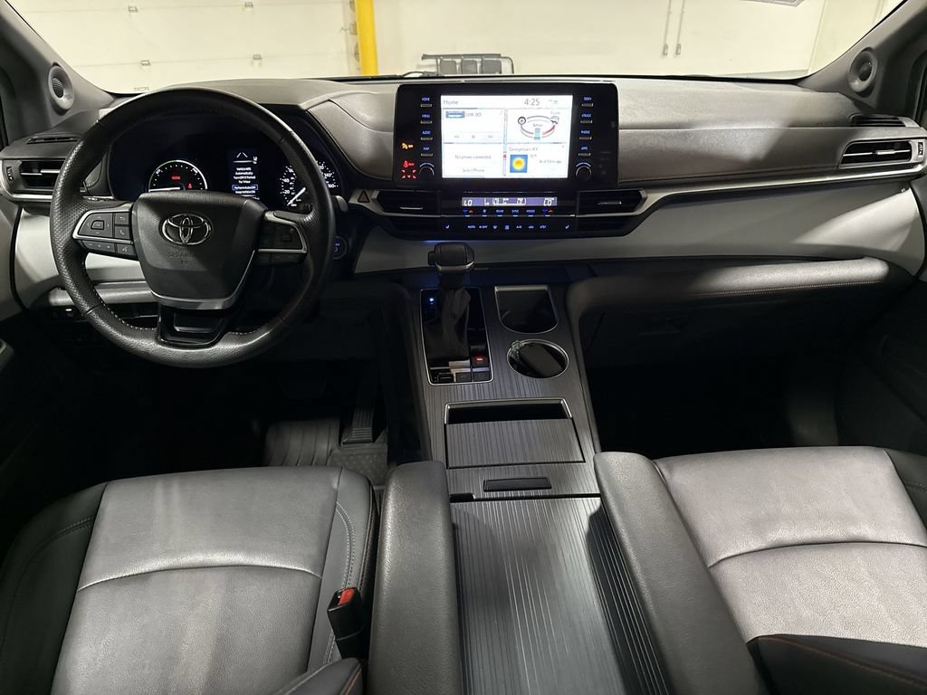 Used 2023 Toyota Sienna XSE w/ XSE Plus Package AWD/4WD image 10