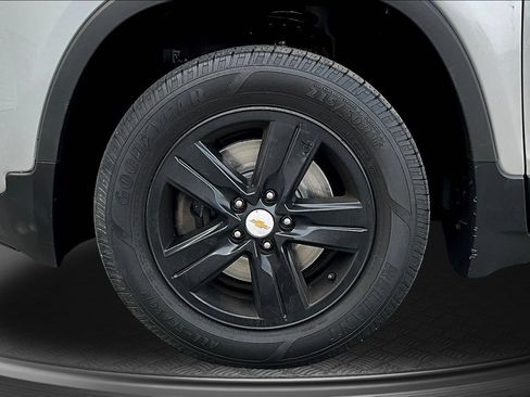 Used 2018 Chevrolet Trax LT w/ LT Convenience Package FWD image 31